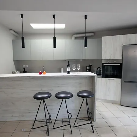 Ioanna's Luxury Two Bedroom *