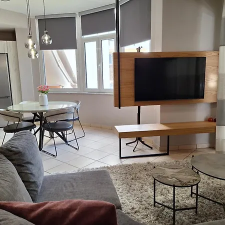 Ioanna's Luxury Two Bedroom דירה נאפפליו