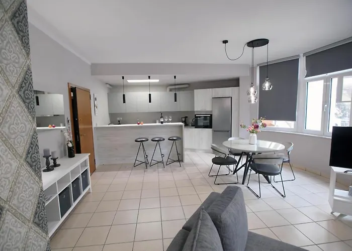 Ioanna's Luxury Two Bedroom *