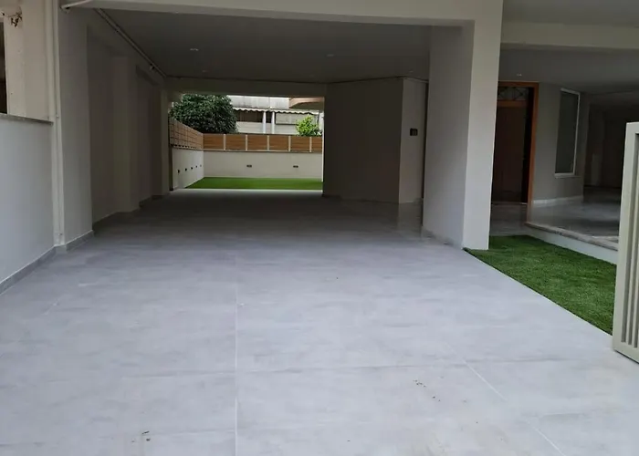 Ioanna's Luxury Two Bedroom Apartament